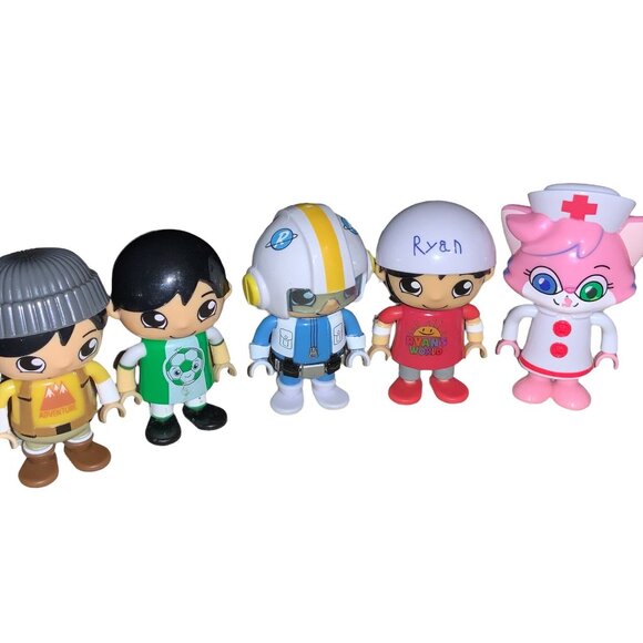 Ryan’s World Toy Figures Bundle of 5 Figures - Picture 5 of 8